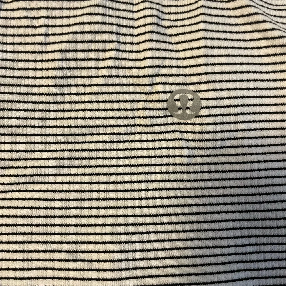 Lululemon Swiftly Striped size 8 - Picture 3 of 3